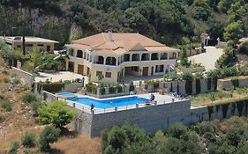 Villa Akros And Suites